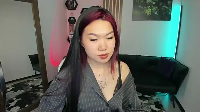 LunaPurrr Adlı Modelin Canlı XXX Sohbeti