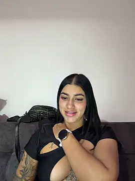 Živý XXX chat AlannaEvons
