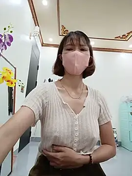 Emma_Linh: онлайн-секс-чат