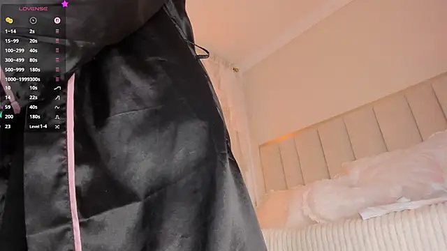 Chat XXX en directo de your_alina18