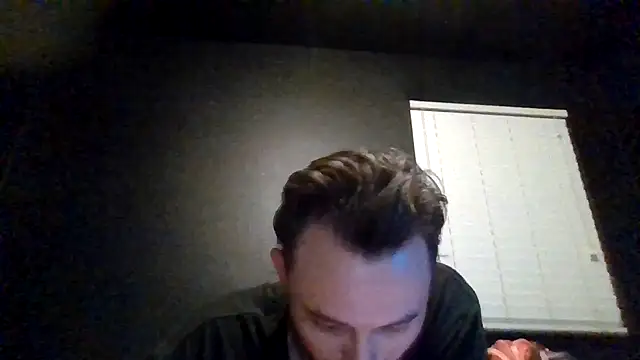 XXX chat uživo modela Mikecloudyhawk