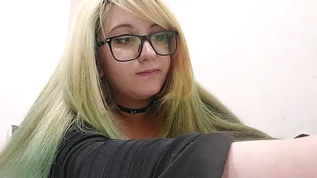 FeliniKatechini's Live XXX Chat