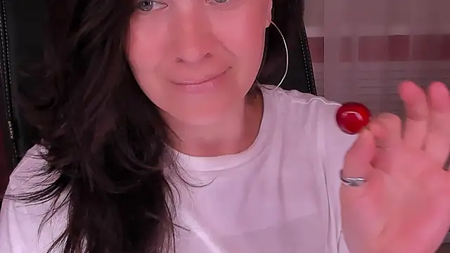 AnaMills Adlı Modelin Canlı XXX Sohbeti