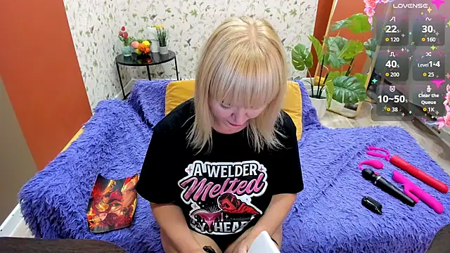 FlirtyMary's Live XXX Chat
