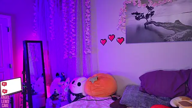 Angel-Lewd-Cake élő XXX-chatje