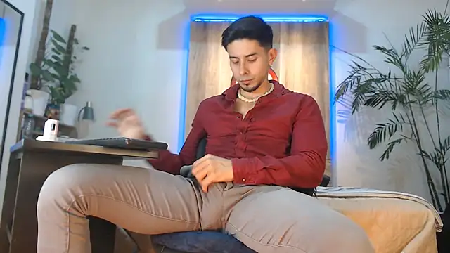 Andrew_4_のライブXXXチャット