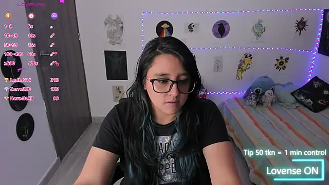 Chat XXX en directo de Cherry_blush_