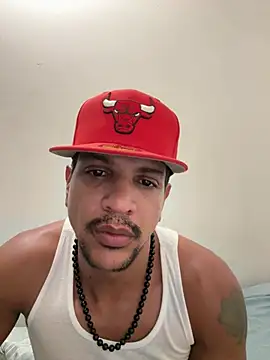 Chat +18 de bigdick211292 ao vivo
