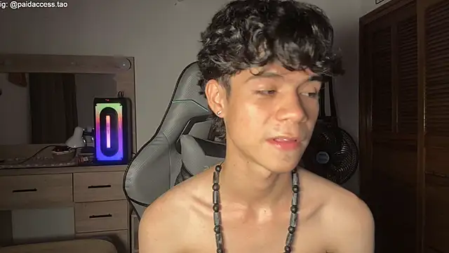 Živý XXX chat OopsAgain_