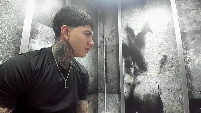 Gury_tattoo live XXX chat