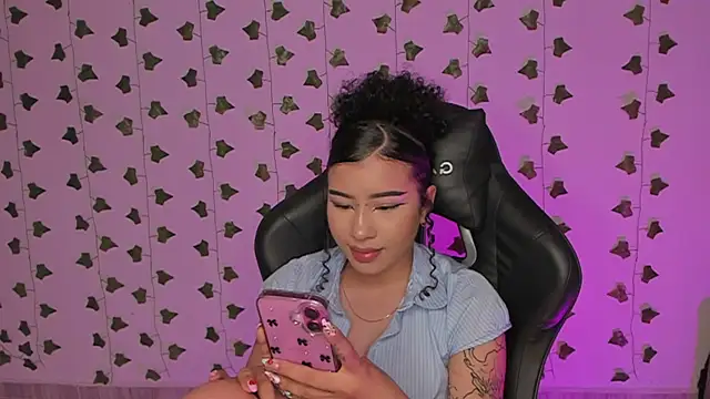 Liaaa_1's Live XXX Chat
