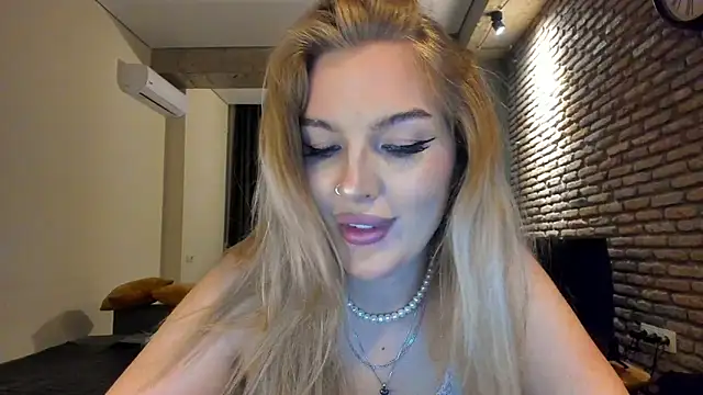 fifteenpoem's Live XXX Chat