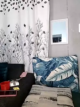 Achalugo18xxx élő XXX-chatje