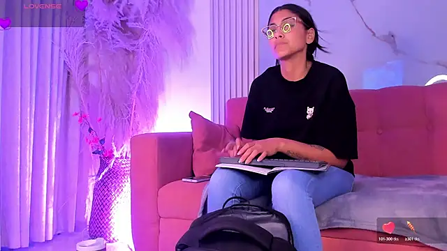 LunaRossie_'s Live XXX Chat