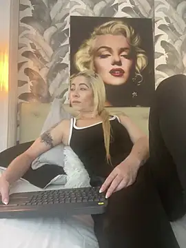 Chat +18 de viktoria_davis_ ao vivo