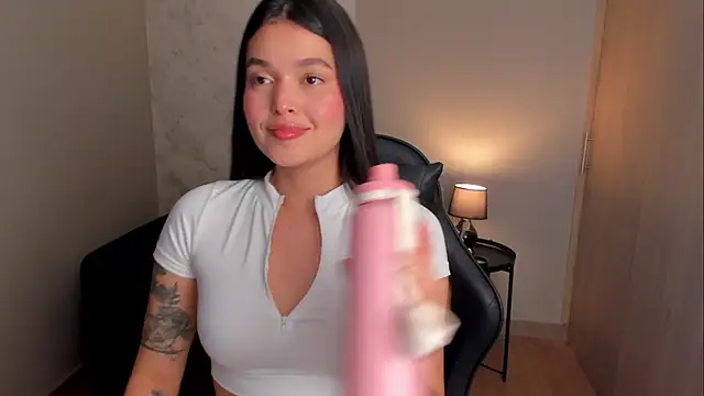 MeganColt live XXX chat