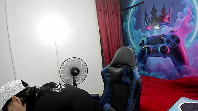 XXX chat uživo modela tiger_hot