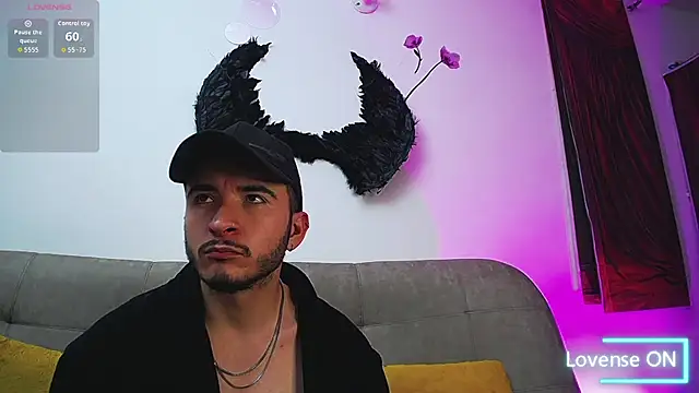 Noha-Wolfn Live XXX chat