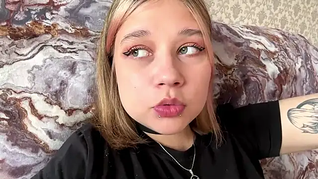 HildeConery's Live XXX Chat