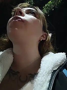 Isabella__RiskyのライブXXXチャット