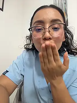 Kay_LustyWife 即時 XXX 聊天