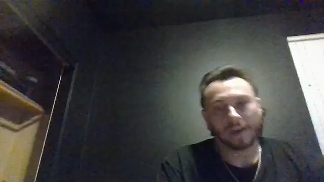 Chat XXX en directo de Mikecloudyhawk