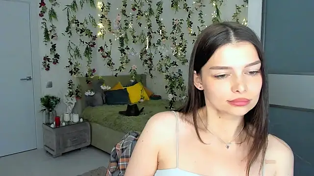 ContinentOfTranquility's Live XXX Chat