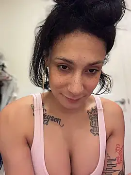 Chatroom XXX en direct de FerrariFrench