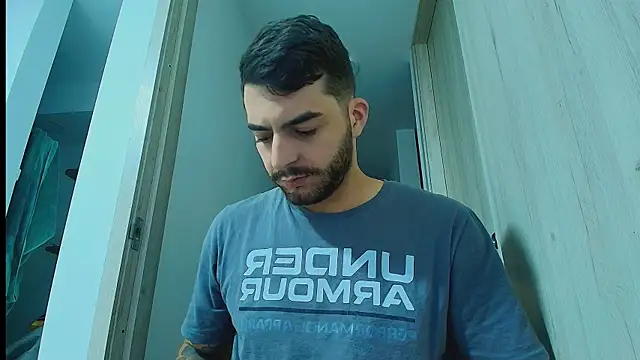 XXX chat uživo modela thomas_gun