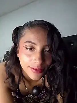 Chat +18 de KattyBerryX ao vivo
