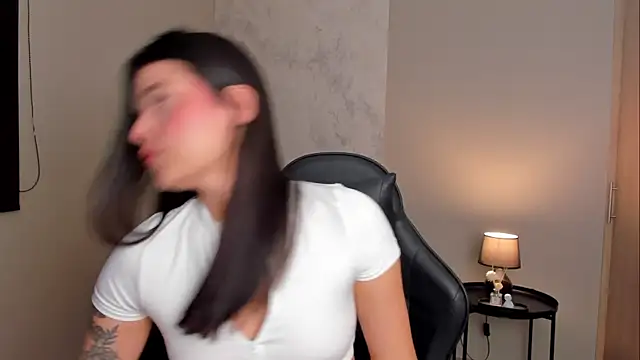 Chat XXX en directo de MeganColt