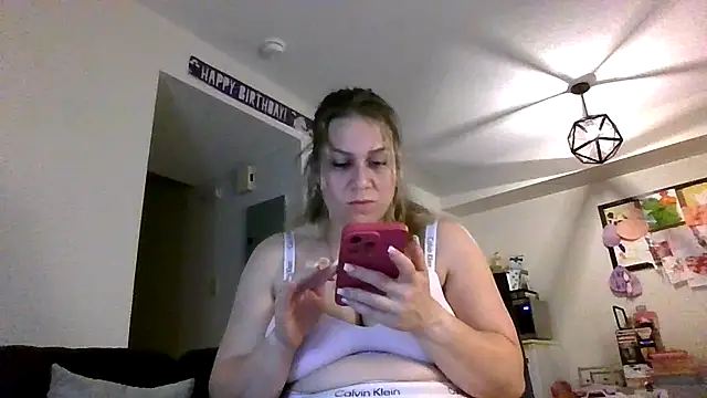 Chat XXX en directo de thedevinemama