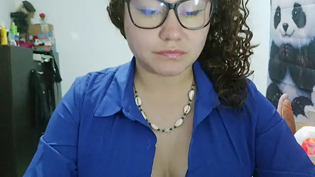 Chat XXX en directo de curly_greeneyed