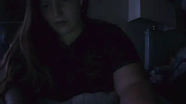 Angelk43 élő XXX-chatje