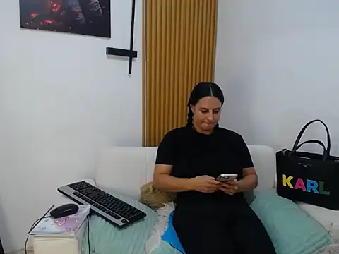 Chat XXX en directo de HadaraXxx