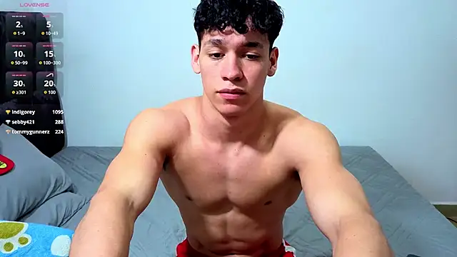 Luke_Muscle Adlı Modelin Canlı XXX Sohbeti