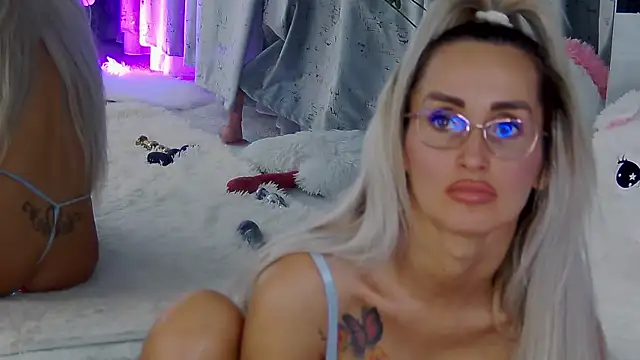 IsabelleEthan's Live XXX Chat
