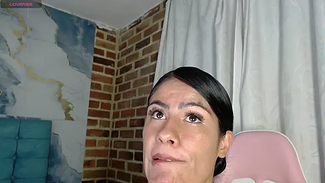 ailyngg's Live XXX Chat