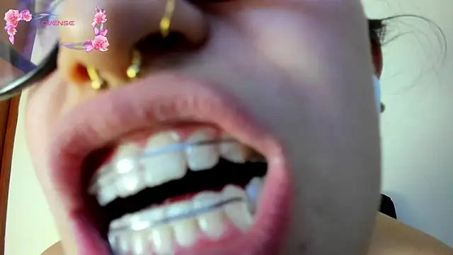 Chatroom XXX en direct de its__angelica_