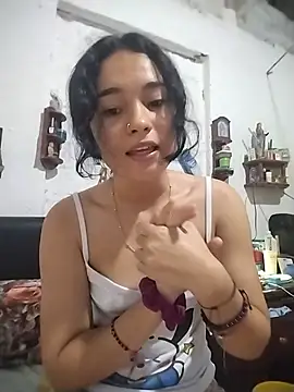 Kittyytinaa's Live XXX Chat