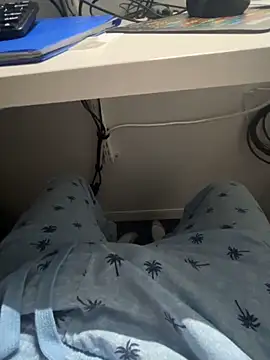 awesomemilkss' Webcam Show
