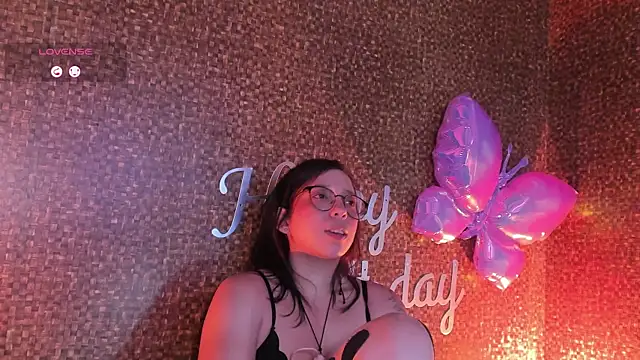 Apartment28's Live XXX Chat
