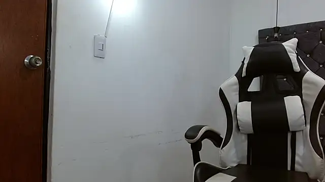luka_big18's Live XXX Chat