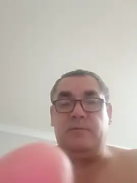 Alfred_00000 – Naživo XXX chat
