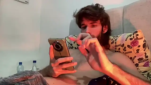 PygmaBoy live XXX chat