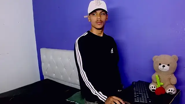 Angel_foxc13: απευθείας συνομιλία ΧΧΧ