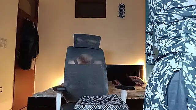 YourDesi_Laila_'s Live XXX Chat