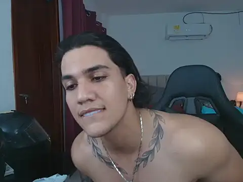 Mrbig_maximo Chat XXX in diretta