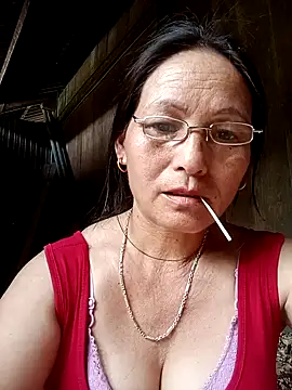 XXX chat uživo modela Cucci07