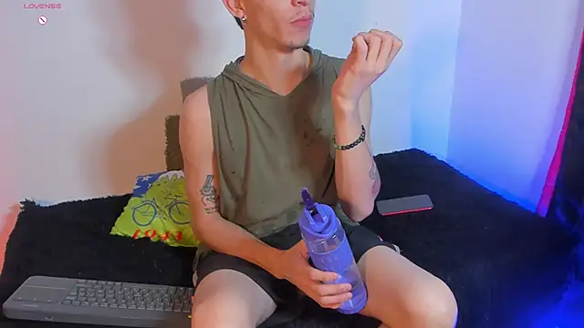 _IanLark Adlı Modelin Canlı XXX Sohbeti